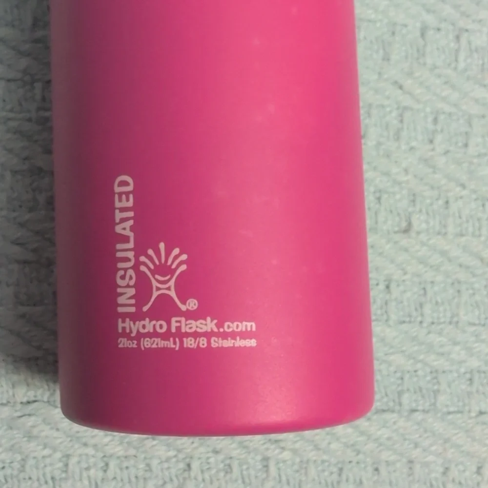 Hydro Flask Magenta Bottle with Black Lid - Picture 7 of 7